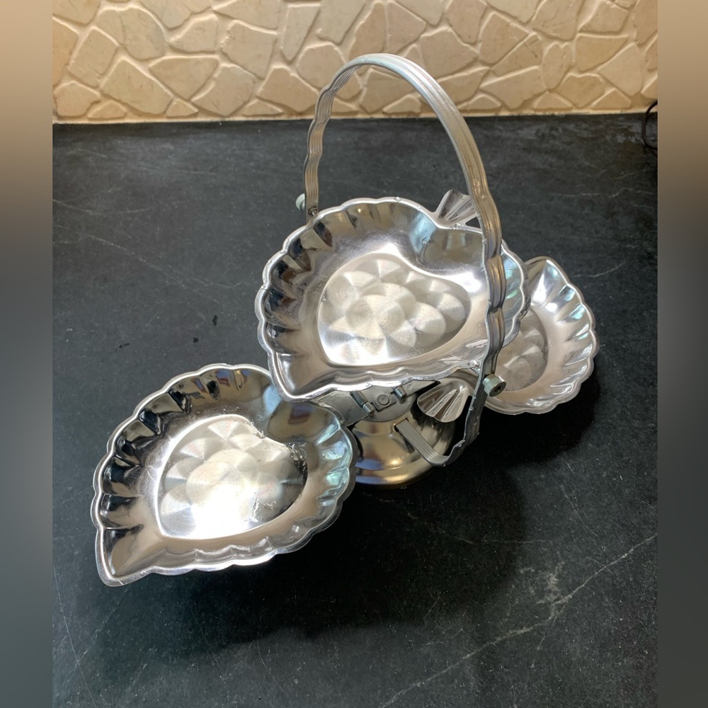 VINTAGE | Metal 3 Tier Folding Leaf Shape Serving Piece